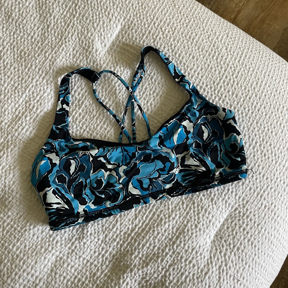 Lululemon sports bra size 8